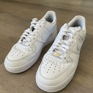 Nike White Air Force 1 - Classic